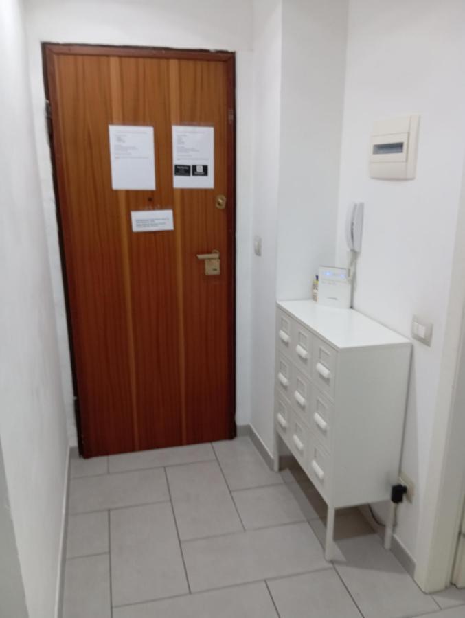 Apartament Famagosta Milano Apartamento Exterior foto